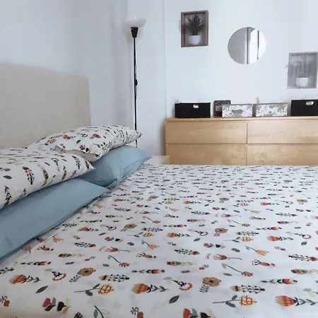 Casa Vitto Spazioso Bilocale, Air Conditioning , Wi-fi, Near Train Station And Airport Apartmán