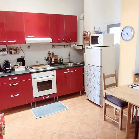 Casa Vitto Spazioso Bilocale, Air Conditioning , Wi-fi, Near Train Station And Airport Apartamento Génova