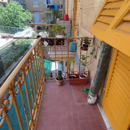Apartamento Casa Vitto Spazioso Bilocale, Air Conditioning , Wi-fi, Near Train Station And Airport